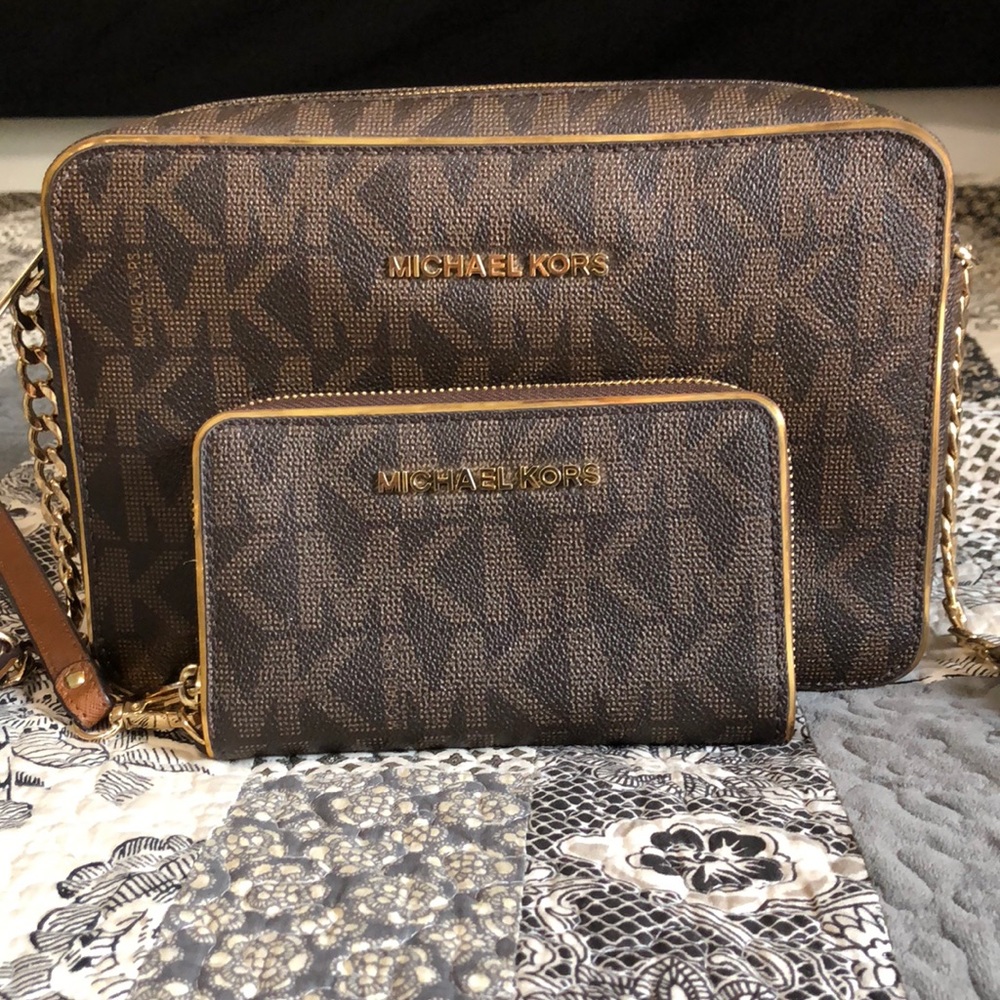 Michael Kors crossbody and wristlet